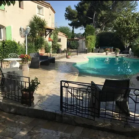 Villa-myami Les
